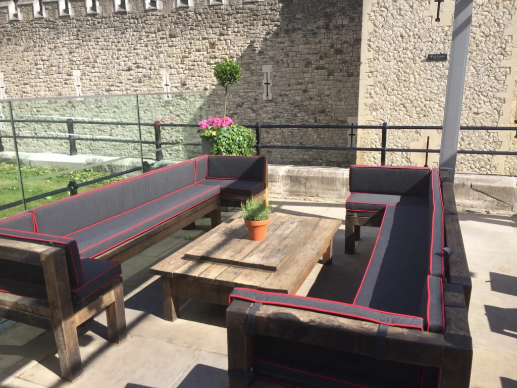 Restaurant Seating projects & Restaurant bench seating image