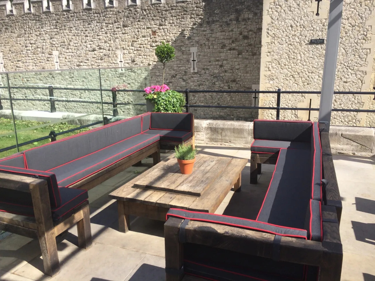 Restaurant Seating projects & Restaurant bench seating image